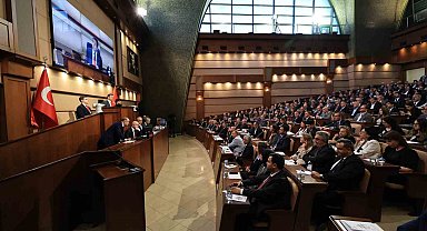 İBB'de seçim sonrası ilk meclis toplantısı yapıldı
