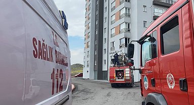 İkamette yangın: 2'si çocuk 4 kişi dumandan etkilendi