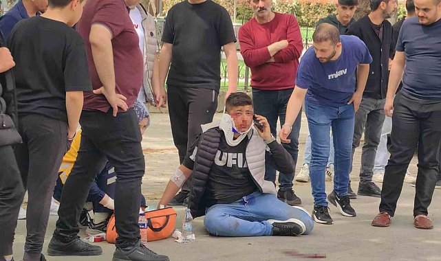 İki motosiklet kafa kafaya çarpıştı: 1'i ağır 2 yaralı
