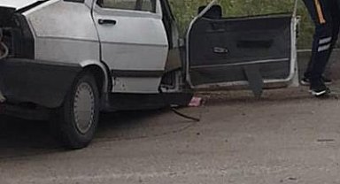 İki otomobil çarpıştı, karı koca hayatını kaybetti