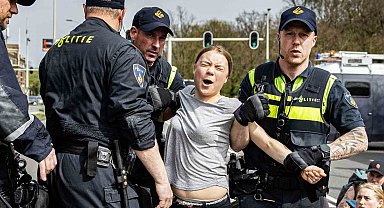 İklim aktivisti Greta Thunberg, protestoda iki kez gözaltına alındı
