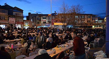 İmece usulü ile 3 bin kişilik iftar yaptılar