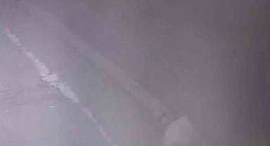 İntihar etmek için 4'üncü kattan atlayan şahıs, yoldan geçen vatandaşın üzerine düştü