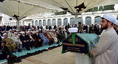 İsmailağa Cemaati lideri Hasan Kılıç son yolculuğuna uğurlandı
