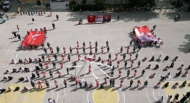 Isparta'da 170 öğrenci ile folklor gösterisi yapıldı