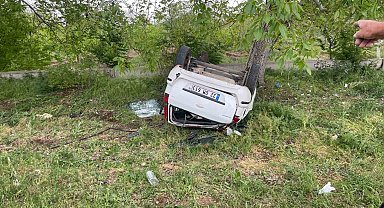 Isparta'da otomobil takla attı: 1 ölü, 4 yaralı