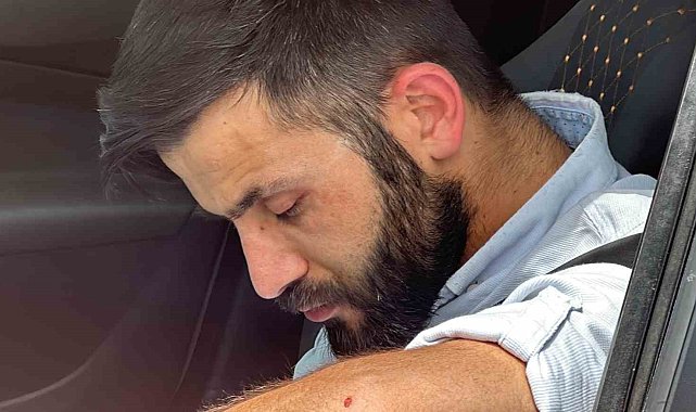 İstanbul'da kaza sonrası "sızan taksici" kamerada: Uyuyakalan taksici polisi duyunca kaçtı