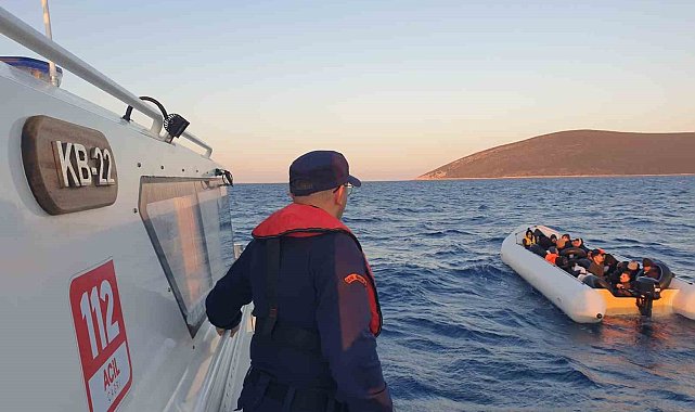 İzmir açıklarında 102 düzensiz göçmen yakalandı
