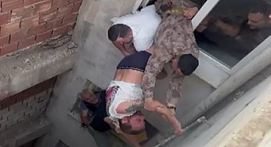 İzmir'de eşini ve çocuklarını rehin alan firari, böyle kurtarıldı