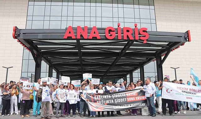 İzmir'de sağlık çalışanlarına şiddette meslektaşlarından tepki