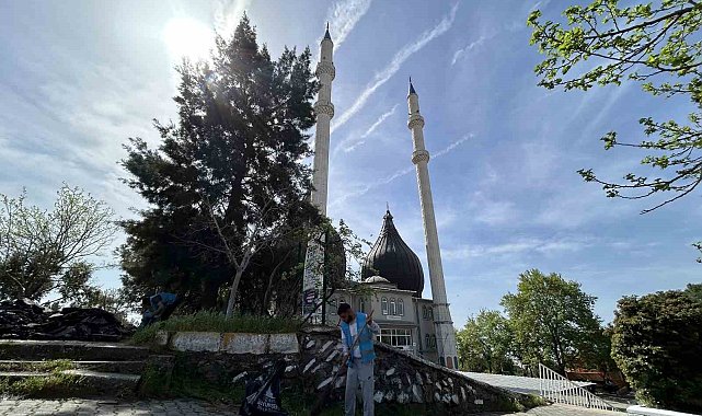 İzmir'de yükümlüler, camileri Ramazan Bayramı'na hazırlıyor