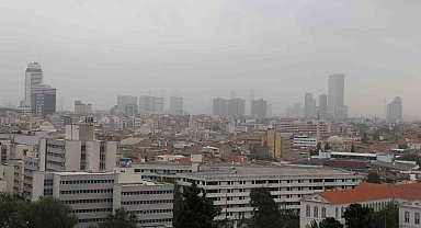 İzmir'e sis değil, çöl tozu bulutu çöktü: Göz gözü görmedi