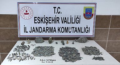 Jandarma ekipleri bin 866 adet tarihi eser ele geçirdi