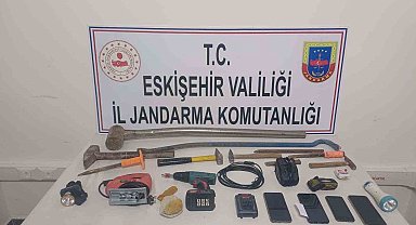Jandarma ekiplerinden kaçak kazıya suçüstü