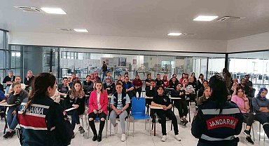 Jandarmadan fabrika çalışanlarına bilgilendirme