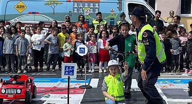Jandarmadan miniklere trafik eğitimi