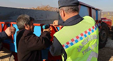 Jandarmadan traktör sürücülerine trafik güvenliği eğitimi