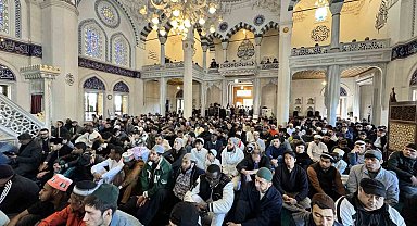Japonya'daki Müslümanlar Ramazan Bayramı namazı için Tokyo Camii'ne akın etti