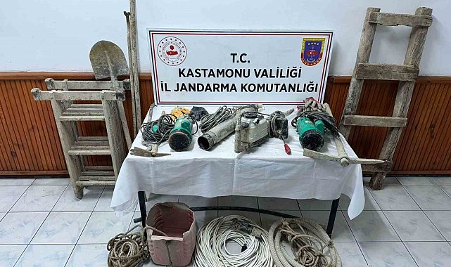 Kaçak kazı yapan definecilere suçüstü baskın