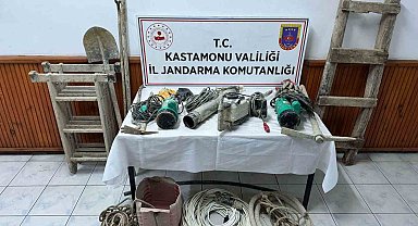 Kaçak kazı yapan definecilere suçüstü baskın