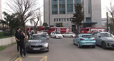 Kadıköy'de lüks plazada yangın: Çalışanlar tahliye edildi