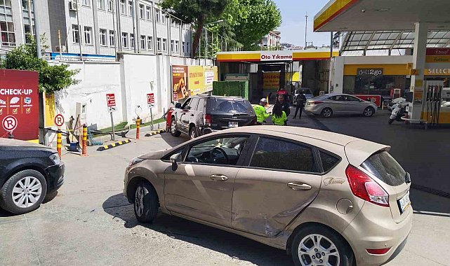 Kadıköy'de sürücü ortalığı birbirine kattı