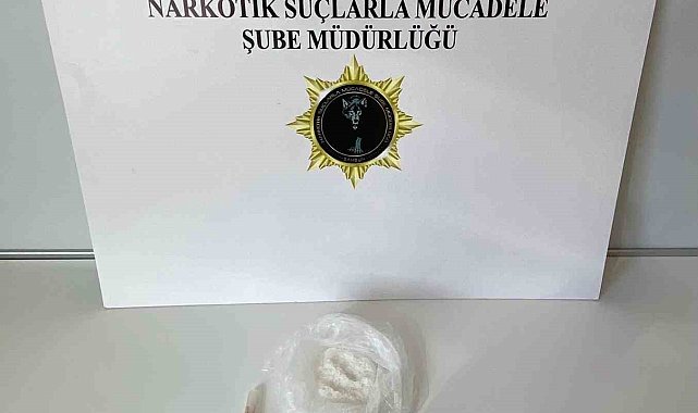 Kadın uyuşturucu kuryesi yakalandı