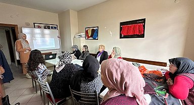 Kadınlara hakları anlatıldı