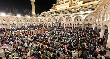 Kadir Gecesi'nde Şahinbey Millet Cami doldu taştı