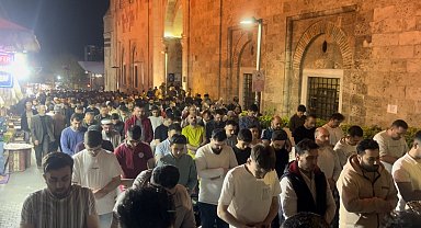 Kadir Gecesi'nde Ulu Camii doldu taştı