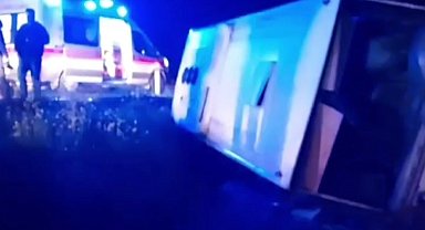 Kahramanmaraş'ta kontrolden çıkan servis minibüsü yan yattı: 9 yaralı