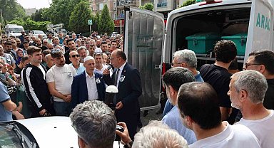 Kalbine yenik düşen hakem gözyaşlarıyla uğurlandı