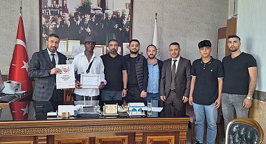 Kamerunlu Narcisse Müslüman oldu