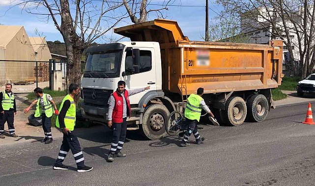 Kamyonla çarpışan bisikletlinin ağır yaralandığı kaza kamerada: Şoför alkollü çıktı