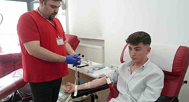 Kan stokları azaldı, vatandaşlar hasta yakınları için sosyal medyadan kan arayışına giriyor