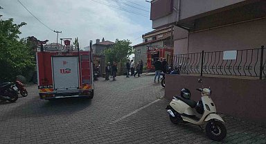 Karadeniz Ereğli'de yanan ev kullanılamaz hale geldi