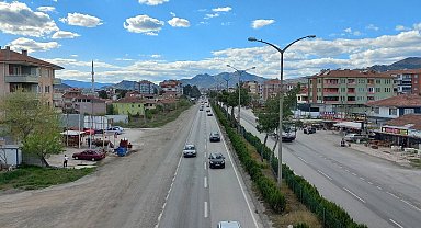 Karadeniz'i İstanbul'a bağlayan D-100 karayolunda trafik yoğunluğu arttı