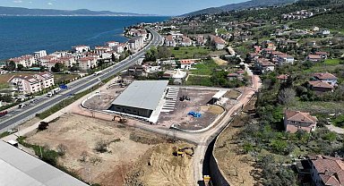 Karamürsel terminal binasında çatı imalatı tamamlandı