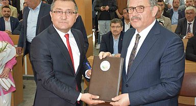 Karapınar Belediye Başkanı Önal mazbatasını aldı, görevine başladı