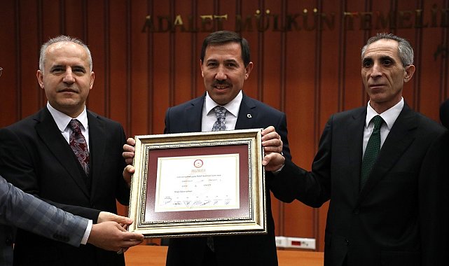 Karatay Belediye Başkanı Hasan Kılca mazbatasını aldı