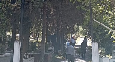 Karpuzlu'da mezarlığın bakımsız hali tepki çekti