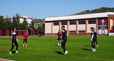 Kastamonuspor Teknik Direktörü Fırat Gül: "Sadece önümüzdeki maçlara odaklı bir şekilde ilerliyoruz"