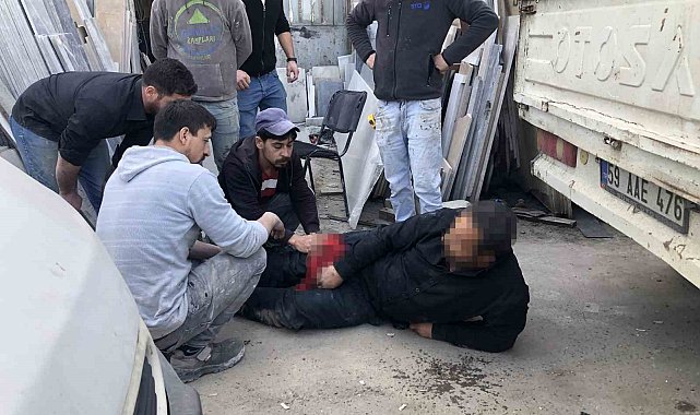 Kavga ettiği ortağı tarafından bıçaklandı