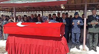 Kayınpederi ve kayınbiraderinin saldırısı sonucu ölen astsubay son yolculuğuna uğurlandı