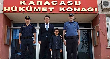 Kaymakam Gündoğdu koltuğunu Karabacaklı'ya devretti