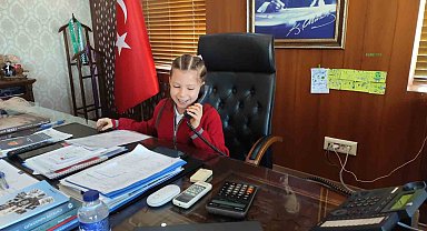 Kaymakam koltuğuna oturan öğrenciden 'denizlere lağım akıtılmasın' talimatı