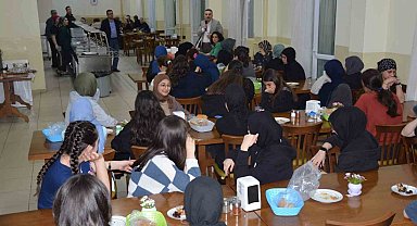 Kaymakam Odabaş öğrenciler ile iftar yaptı