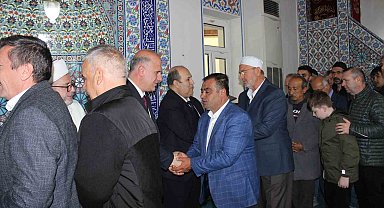 Kaymakam Ünal ve Belediye Başkanı Torun vatandaşlarla bayramlaştı