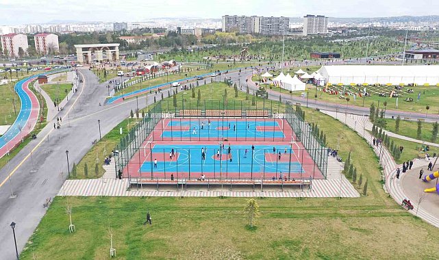 Kayserililer, bayram tatilinde Millet Bahçesi'ne akın etti