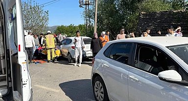 Kazada yola savrulan motosiklettekilere ikinci araç çarptı: 1 ölü, 2 yaralı